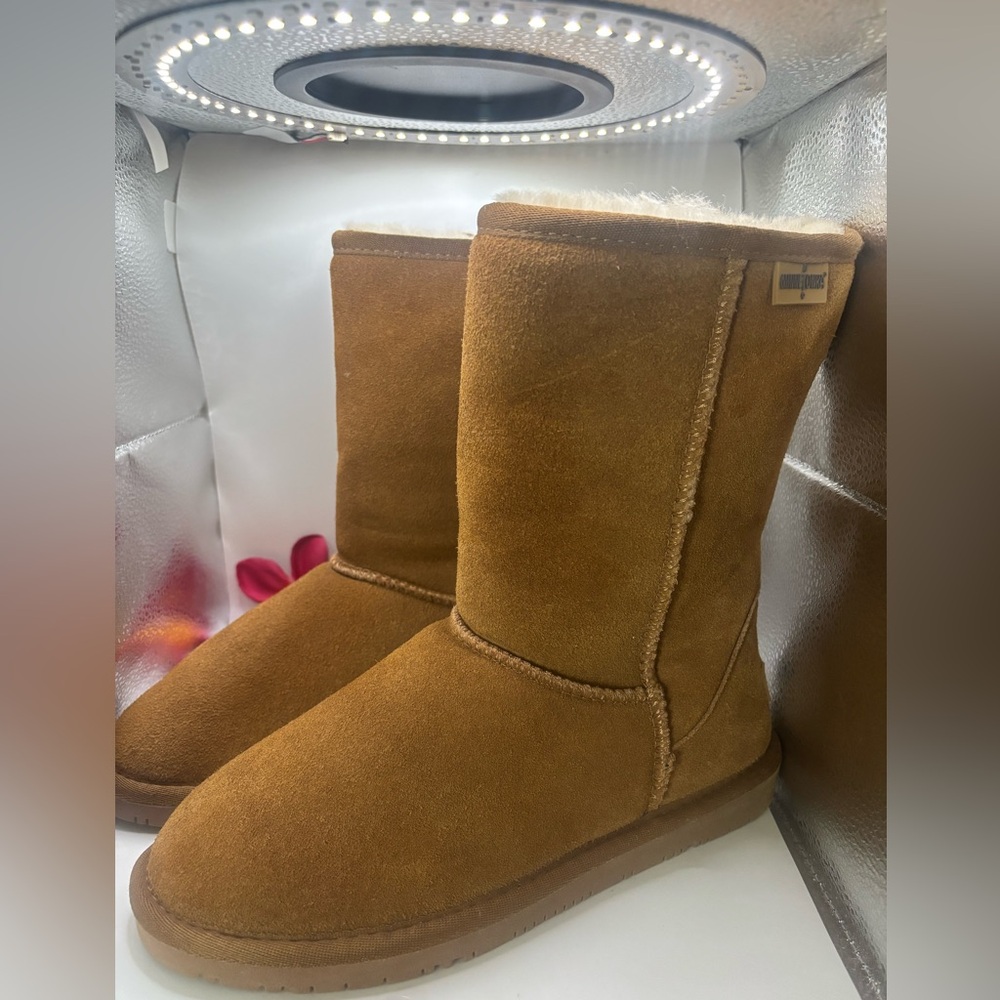 Minnetonka Women's Olympia Pull On Booties - Picture 5 of 8